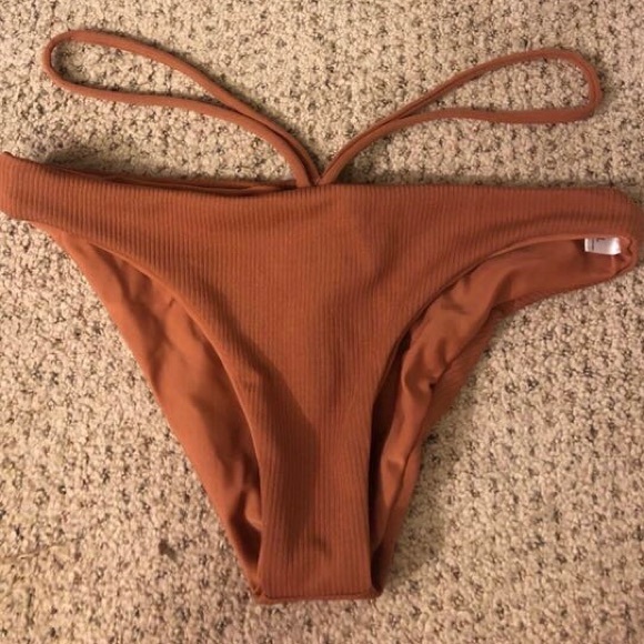 Bikini set - Picture 2 of 2